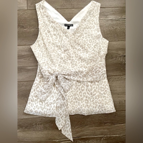 Express Animal Print Top - Picture 1 of 10